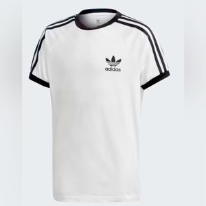 New Adidas woman’s t-shirt